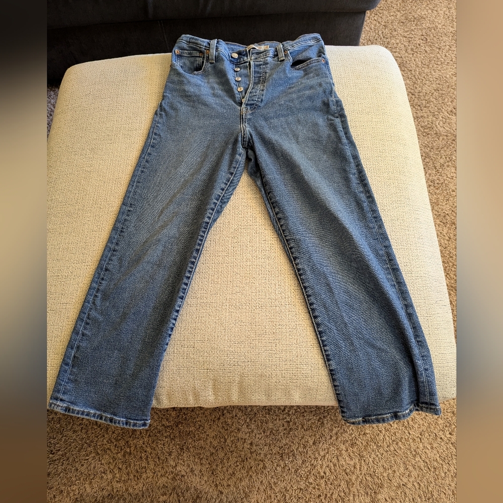 Levi's Ribcage straight ankle. Size 29.